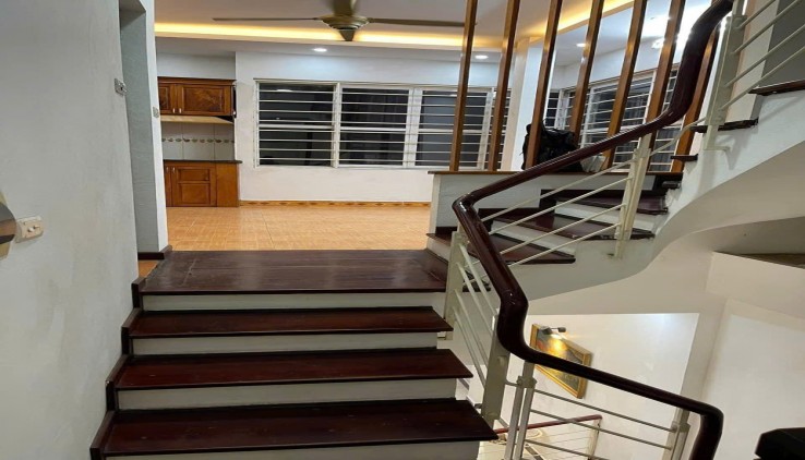 Cho thuê nhà Phố Tân Mai, 45m2, 4 tầng, 4 ngủ, 2 vệ sinh, 12 Triệu